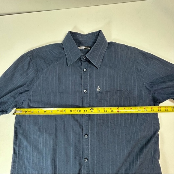 Volcom Dark Blue Casual Button Down Skater Vintage Y2K Shirt - Men’s Medium - Picture 3 of 11